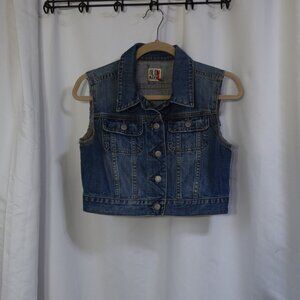 Old Navy Sleeveless Distressed Cropped Jean Jacket